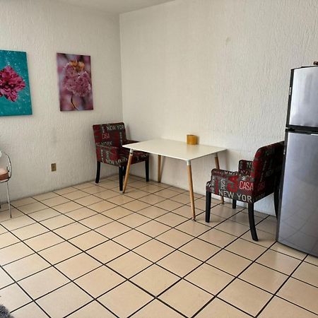 Habitacion Privada En Casa De Huespedes グアダラハラ エクステリア 写真